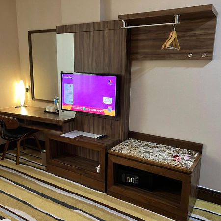 Nova Hotel Miri Eksteriør bilde
