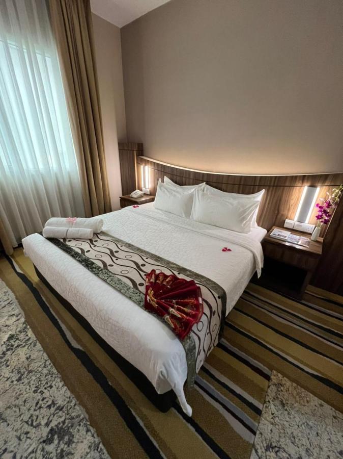 Nova Hotel Miri Eksteriør bilde