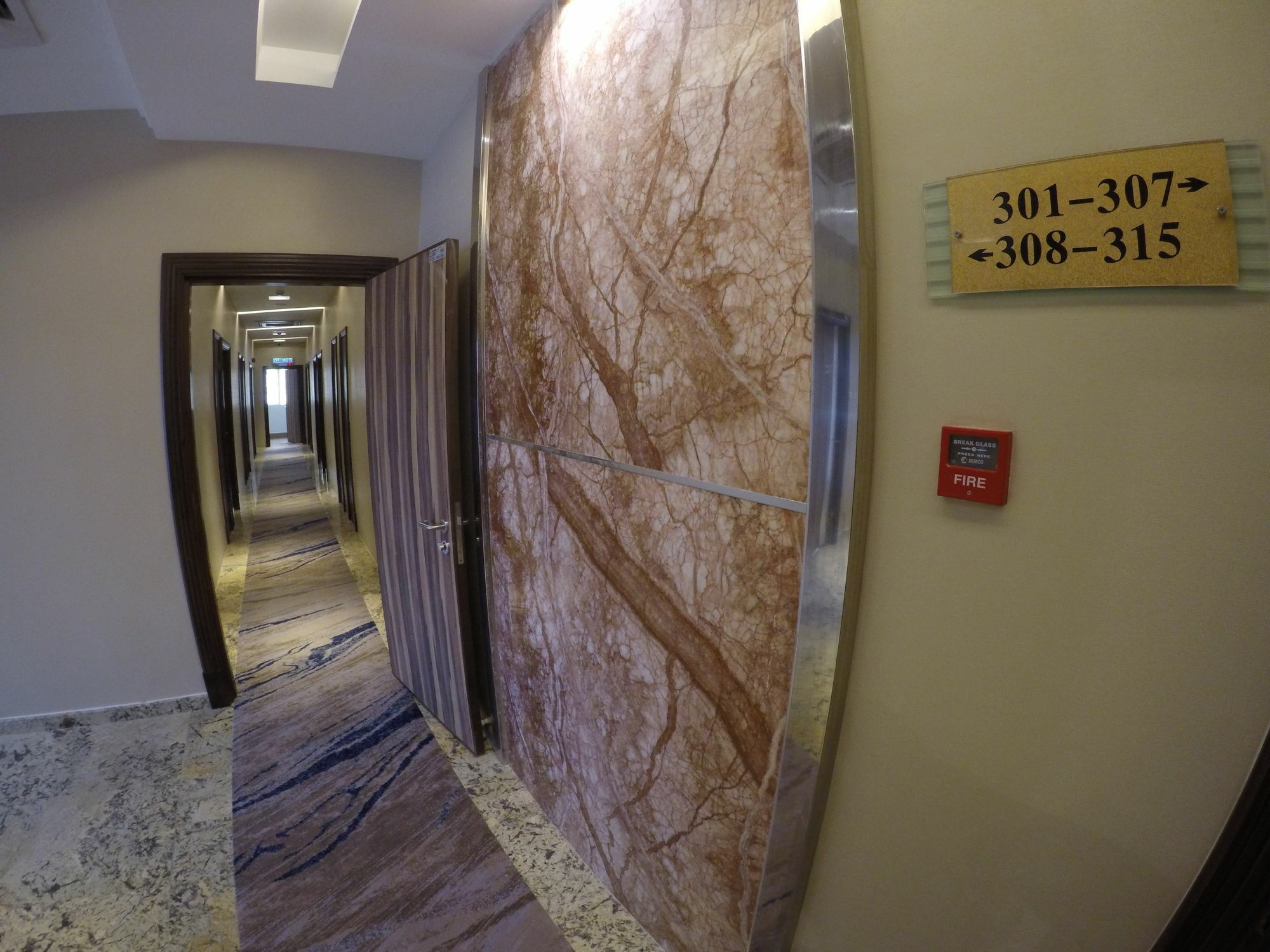 Nova Hotel Miri Eksteriør bilde